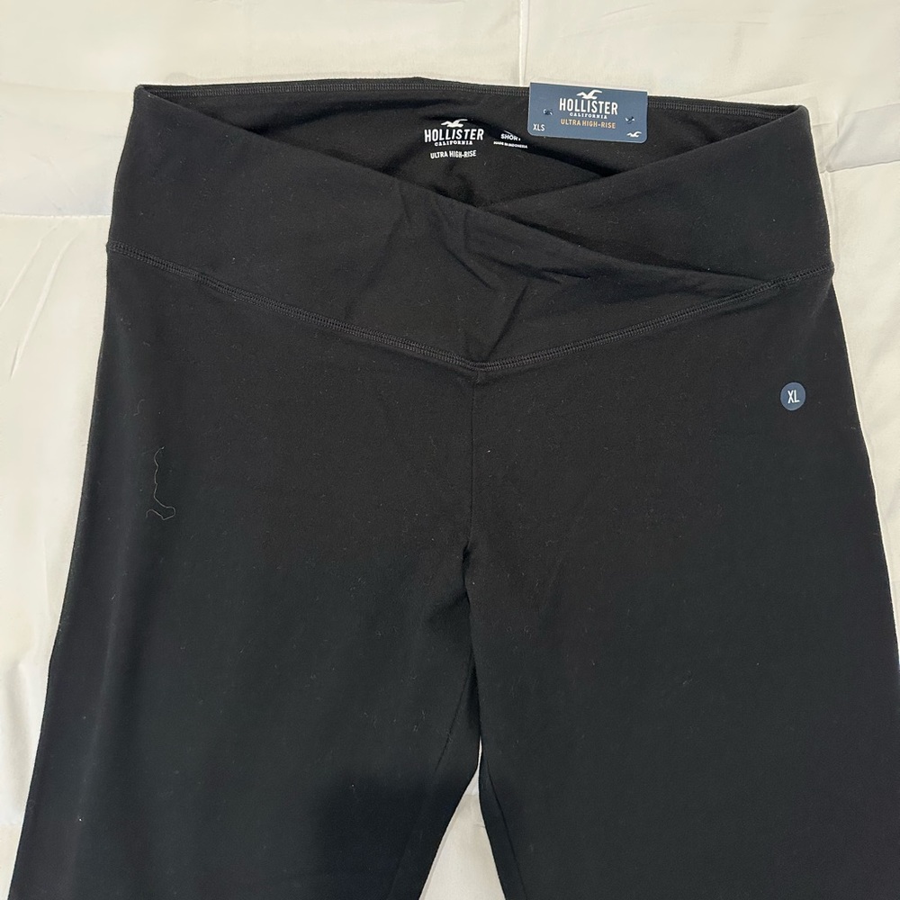 Hollister Ultra High Rise Flared Leggings